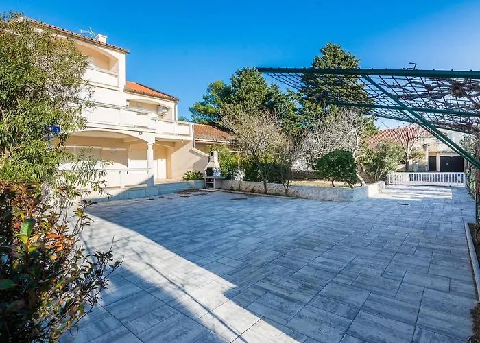 With Parking Space - 18592 Appartamento Vir