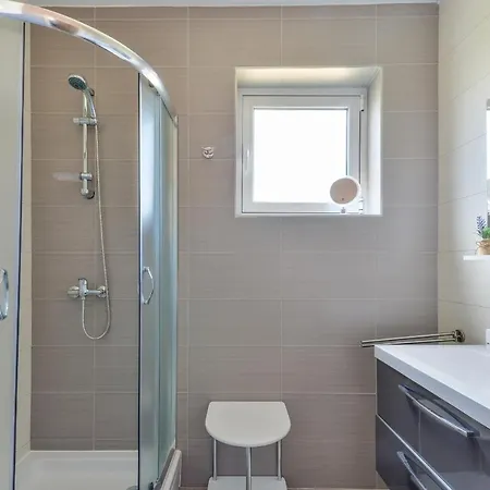 Apartment With Parking Space - 18592 *