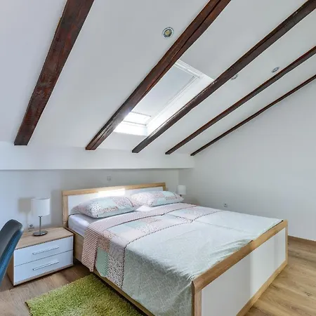 Apartment With Parking Space - 18592 Vir