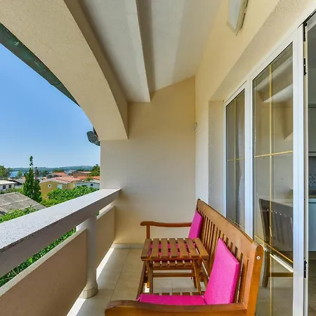 Apartment With Parking Space - 18592