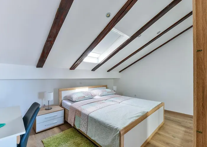 Apartman With Parking Space - 18592 Vir