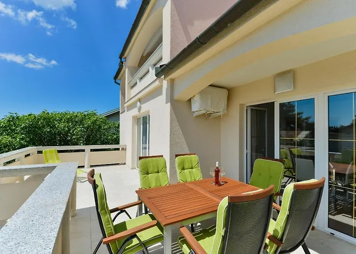 Apartman With Parking Space - 18592 *